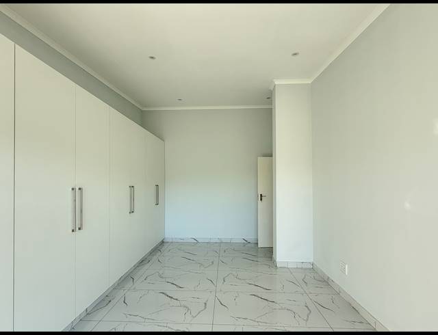 4 BEDROOM HOUSE FOR SALE IN PALM LAKES ESTATE